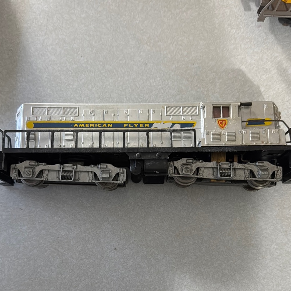 Silver Train Model American Flyer 370